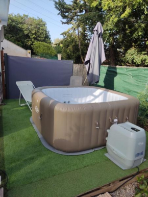 T2 45m2 avec extérieur, Jacuzzi et parking